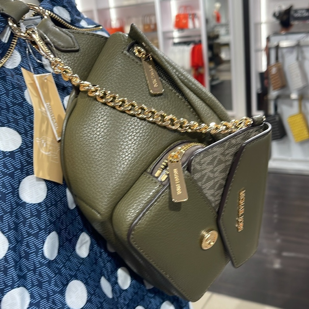 Michael Kors Maisie Lg Leather 2-in-1 Sling Waist Fanny Packs Crossbody NWT
… - Picture 12 of 16